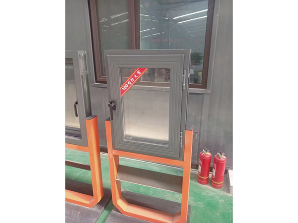 防火窗截面差异