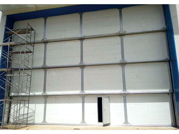 分段提升门配置