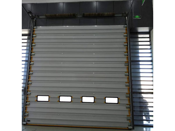 提升门装置包括